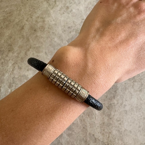 Louis Vuitton Men’s Digit Bracelet - Picture 3 of 5